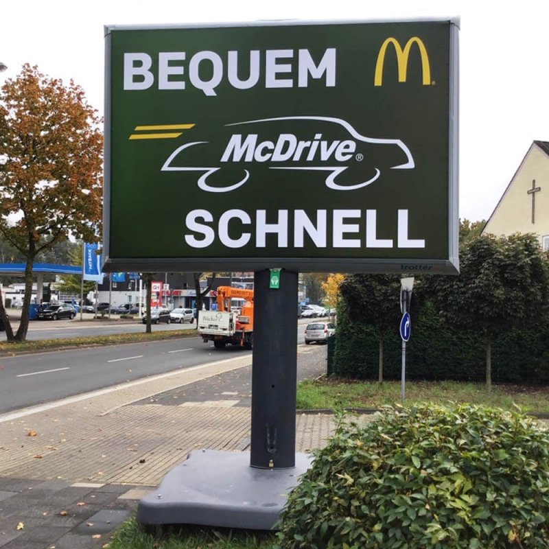 Kampagne McDonalds Prünte aussenwerbung trotter billboard 1000x1000